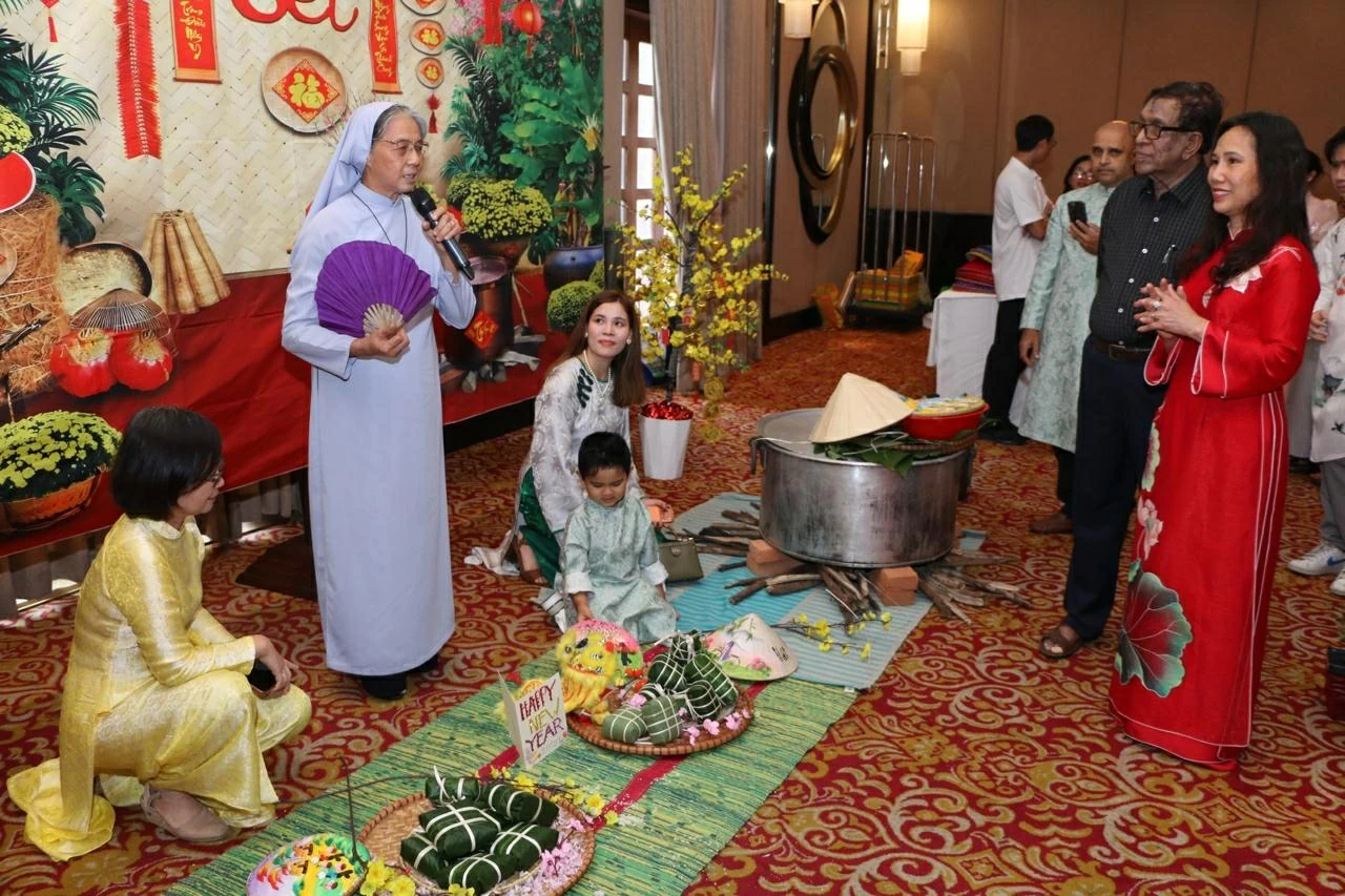 Vietnamese Community Tet in Sri Lanka: A taste of homeland Spring in the heart of Colombo Vietnamese Community Tet in Sri Lanka: A taste of homeland Spring in the heart of Colombo