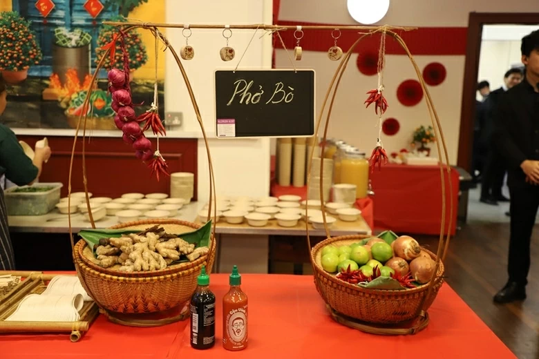 Vietnamese community in the UK welcomes the Lunar New Year of the Horse 2026
Vietnamese community in the UK welcomes the Lunar New Year of the Horse 2026
