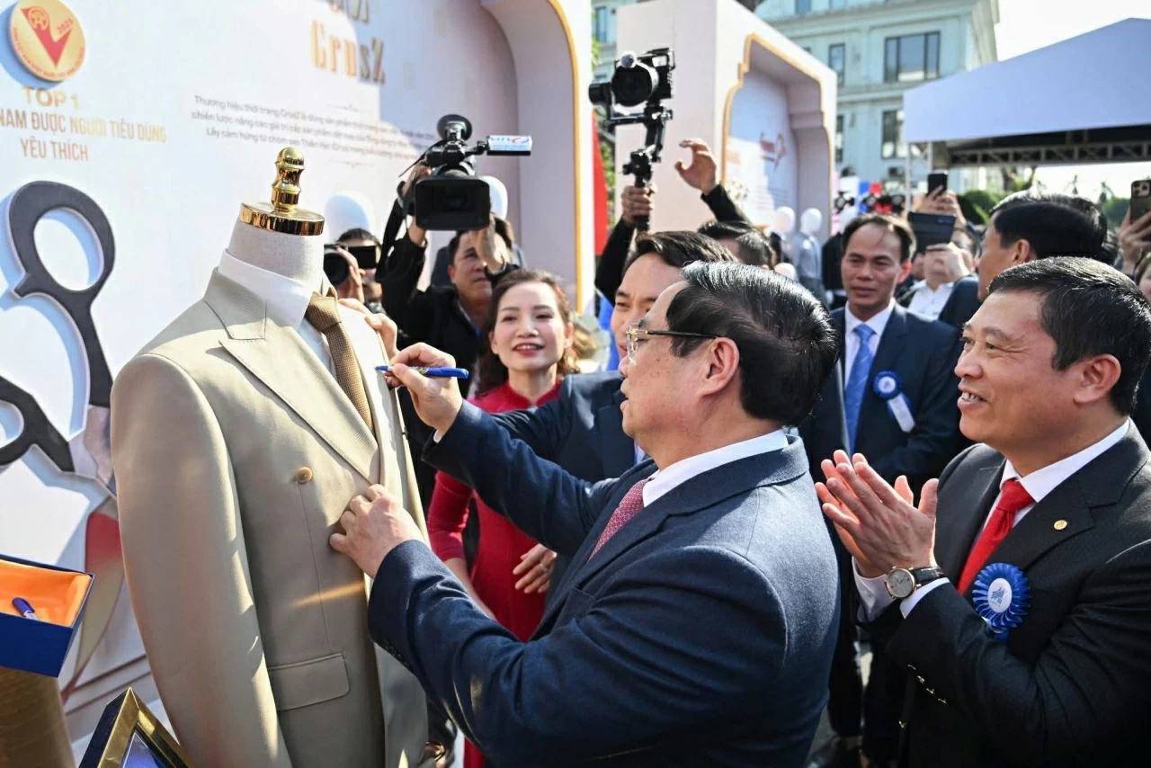 May 10: The 80-year journey of Vietnam's fashion 