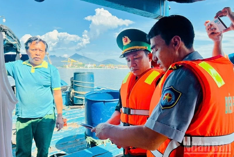 Combating IUU Fishing: Da Nang resolute in 'Declaring War' on illegal fishing Combating IUU Fishing: Da Nang resolute in 'Declaring War' on illegal fishing