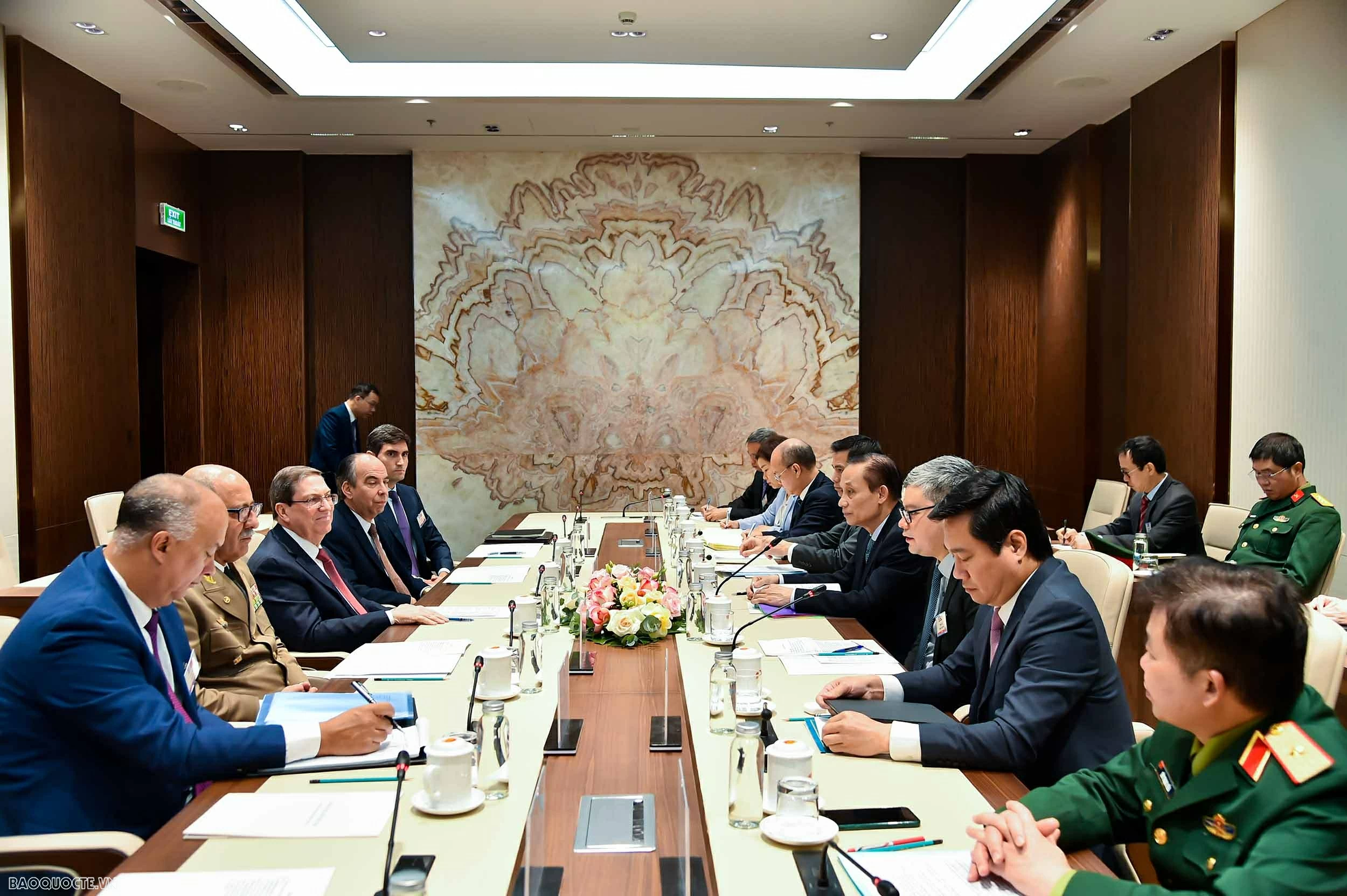 FM Le Hoai Trung holds talks with Cuba's Party and Special Envoy, Foreign Minister Bruno Rodríguez Parrilla