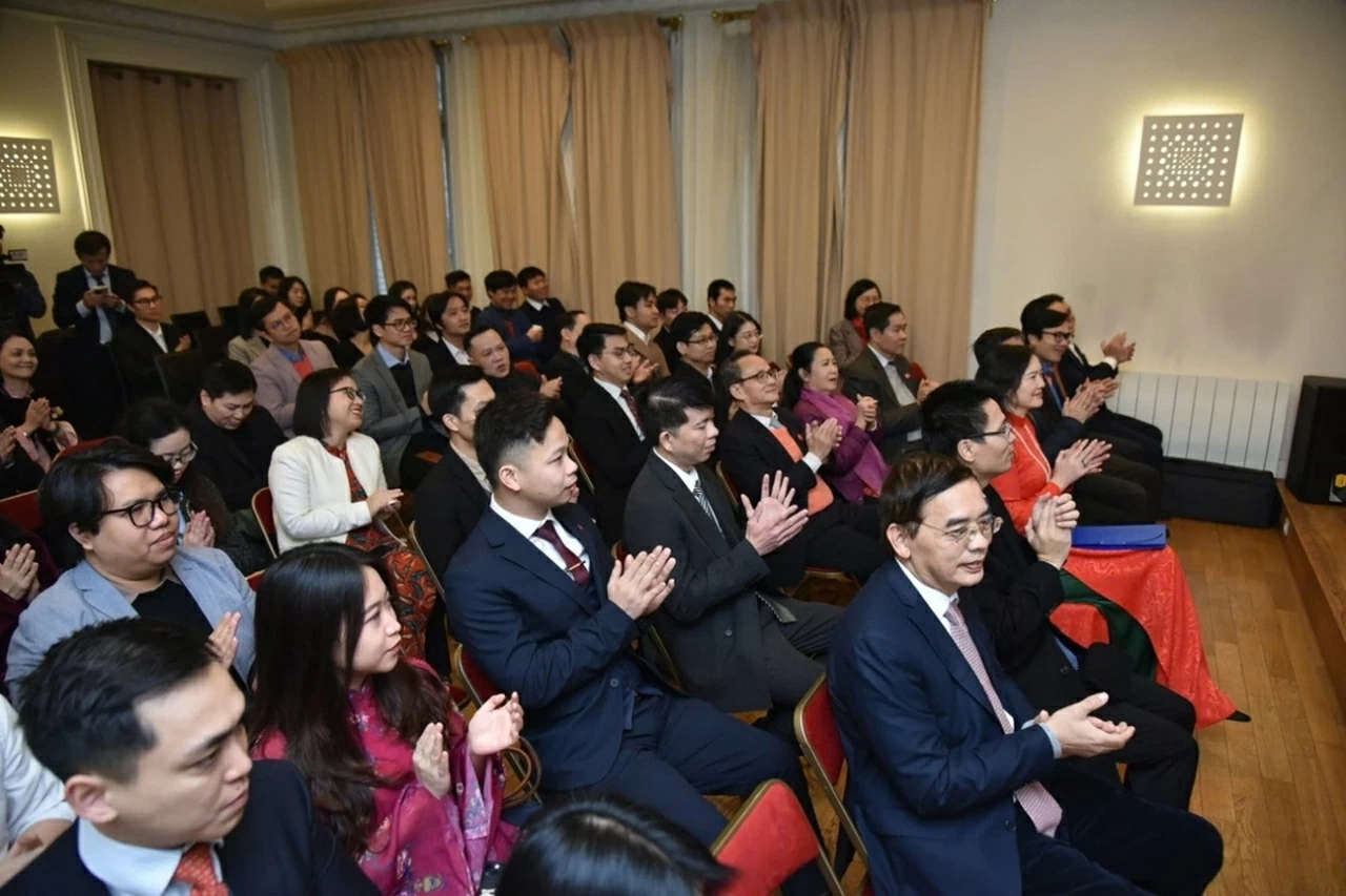 Celebrating the 96th anniversary of the founding of the Communist Party of Vietnam in France