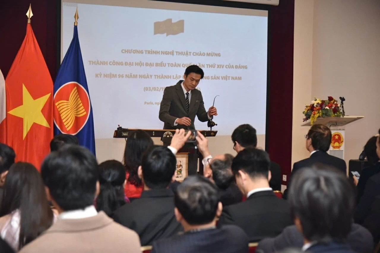 Celebrating the 96th anniversary of the founding of the Communist Party of Vietnam in France