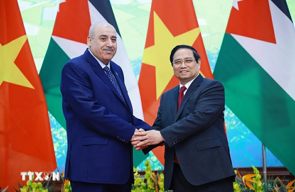 Prime Minister Pham Minh Chinh receives Speaker of Jordanian House of Representatives Mazen Turki El Qadi Prime Minister Pham Minh Chinh receives Speaker of Jordanian House of Representatives Mazen Turki El Qadi