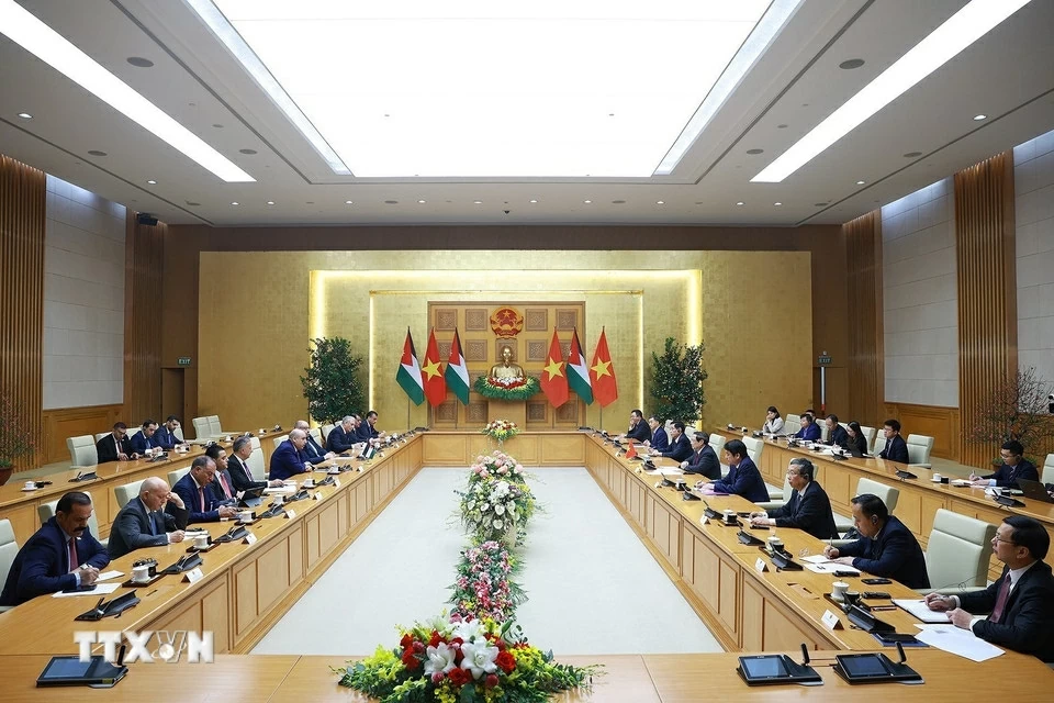 Prime Minister Pham Minh Chinh receives Speaker of Jordanian House of Representatives Mazen Turki El Qadi Prime Minister Pham Minh Chinh receives Speaker of Jordanian House of Representatives Mazen Turki El Qadi