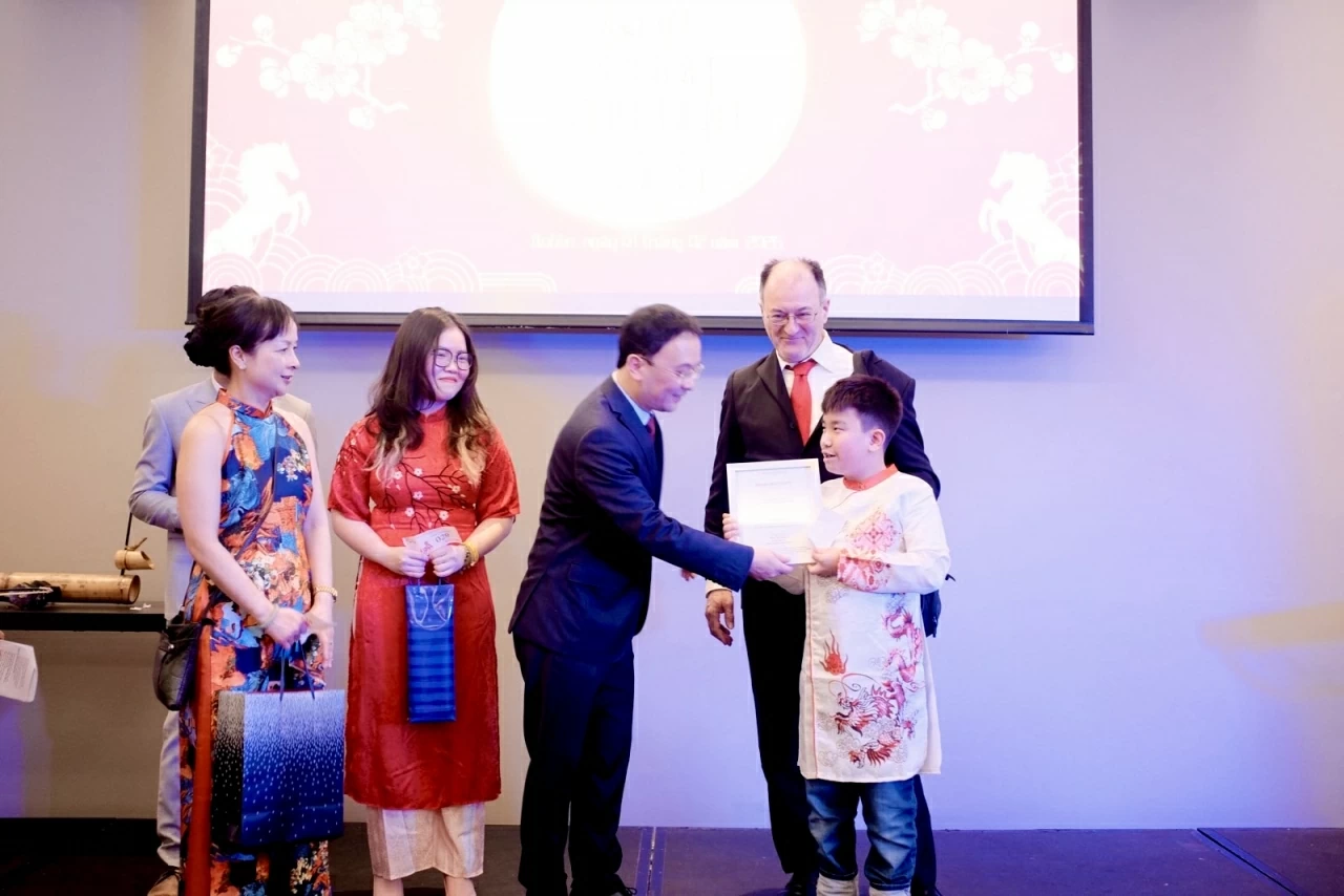 The first Homeland Spring in Ireland: A warm and vibrant Vietnamese Tet The first Homeland Spring in Ireland: A warm and vibrant Vietnamese Tet