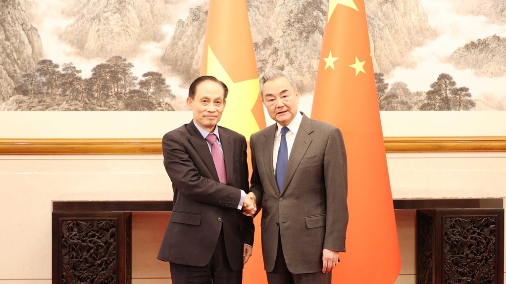 Politburo Member, Foreign Minister Le Hoai Trung holds talks with Politburo Member, Chinese Foreign Minister Wang Yi