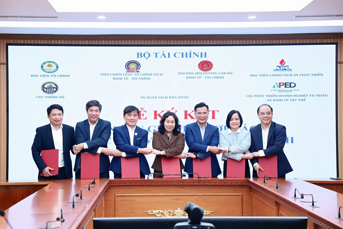 Enhancing collaboration in scientific research, training, and policy advisory in the finance sector