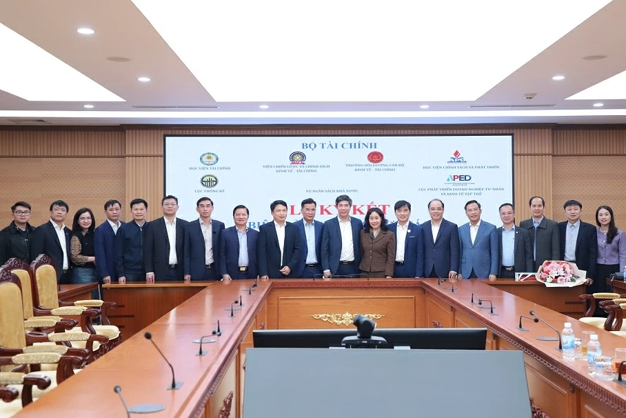 Enhancing collaboration in scientific research, training, and policy advisory in the finance sector