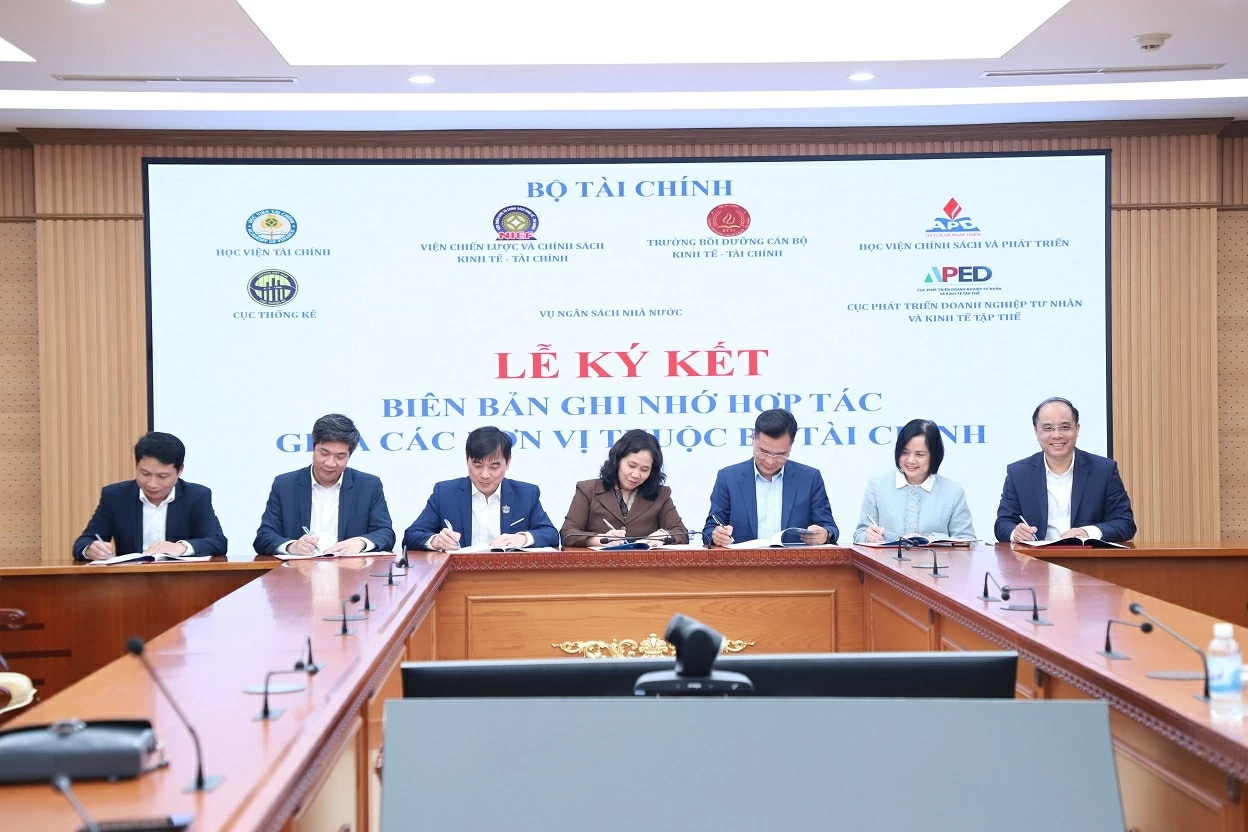 Enhancing collaboration in scientific research, training, and policy advisory in the finance sector