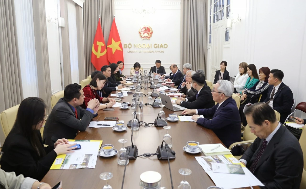 Permanent Deputy Foreign Minister Nguyen Minh Vu welcomes Japan’s Fukuoka Prefecture Business Managers Association