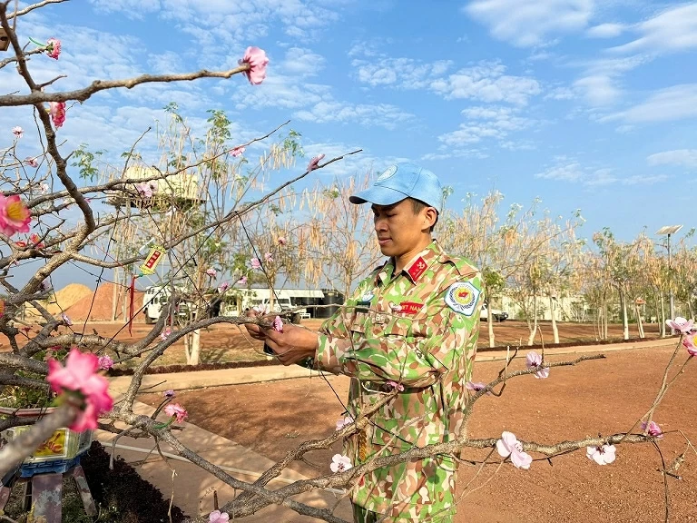 Vietnamese sappers prepare for a special Tet in Abyei