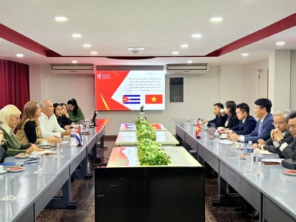 Strengthening and developing traditional friendly cooperation in law and justice between Vietnam and Cuba