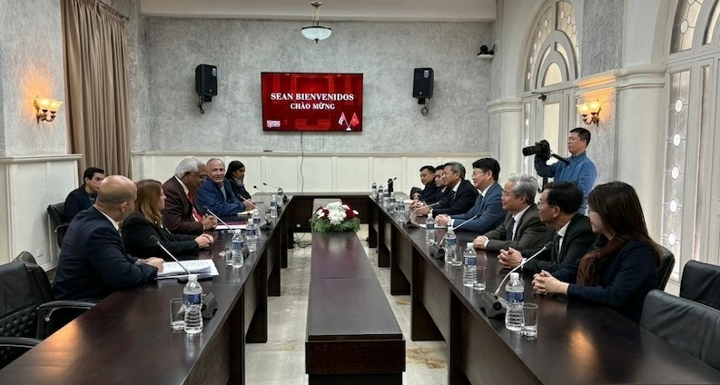 Strengthening and developing traditional friendly cooperation in law and justice between Vietnam and Cuba Strengthening and developing traditional friendly cooperation in law and justice between Vietnam and Cuba