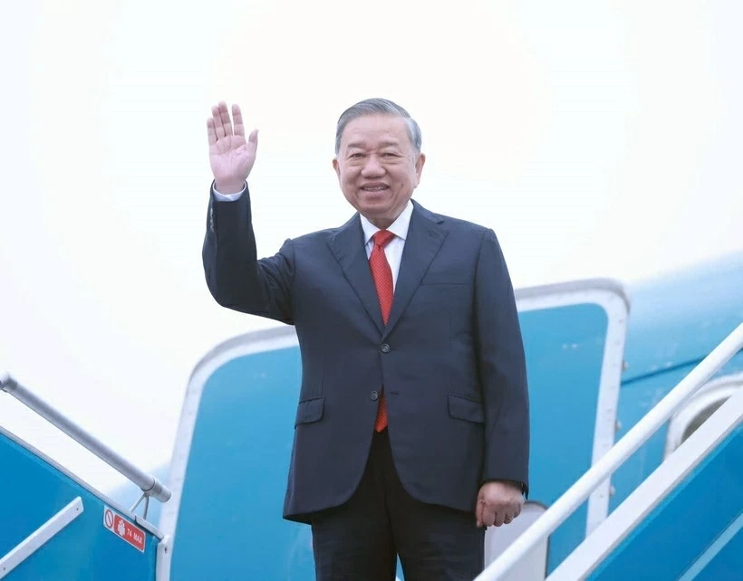 Party General Secretary To Lam leaves Hanoi for state visit to Laos