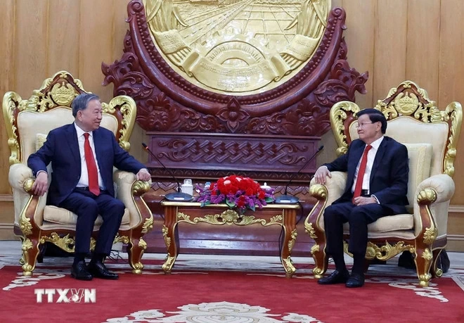 General Secretary To Lam holds talks with Lao General Secretary and President Thongloun Sisoulith