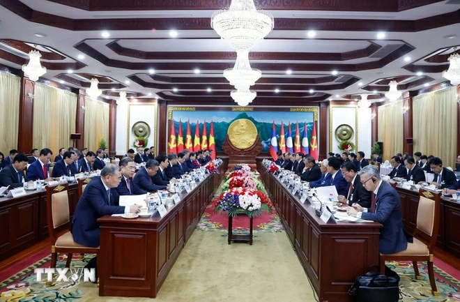 General Secretary To Lam holds talks with Lao General Secretary and President Thongloun Sisoulith