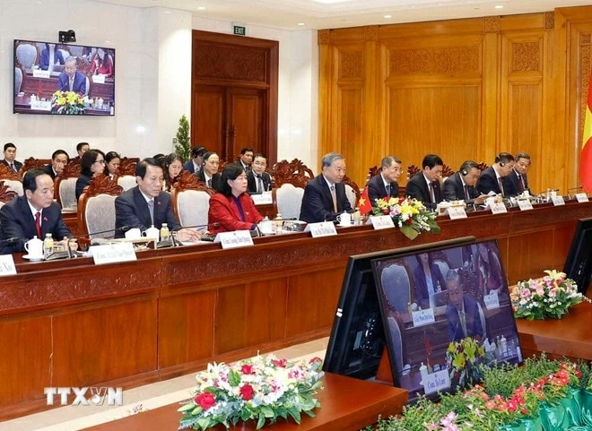 General Secretary To Lam meets with Lao National Assembly President Saysomphone Phomvihane