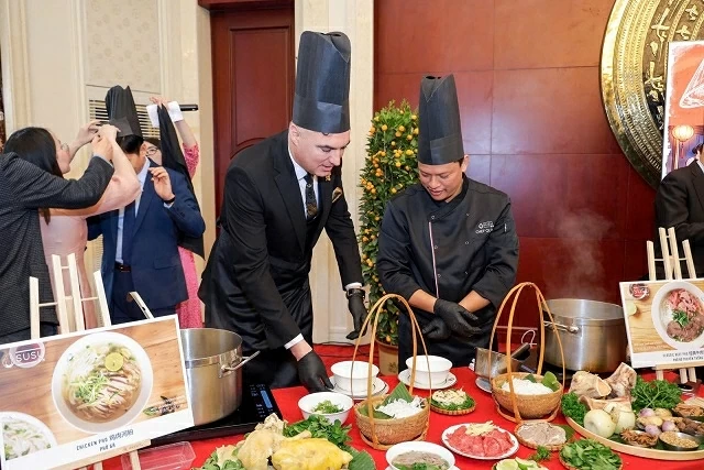 Vietnamese Pho captivates international diners in Beijing (China)