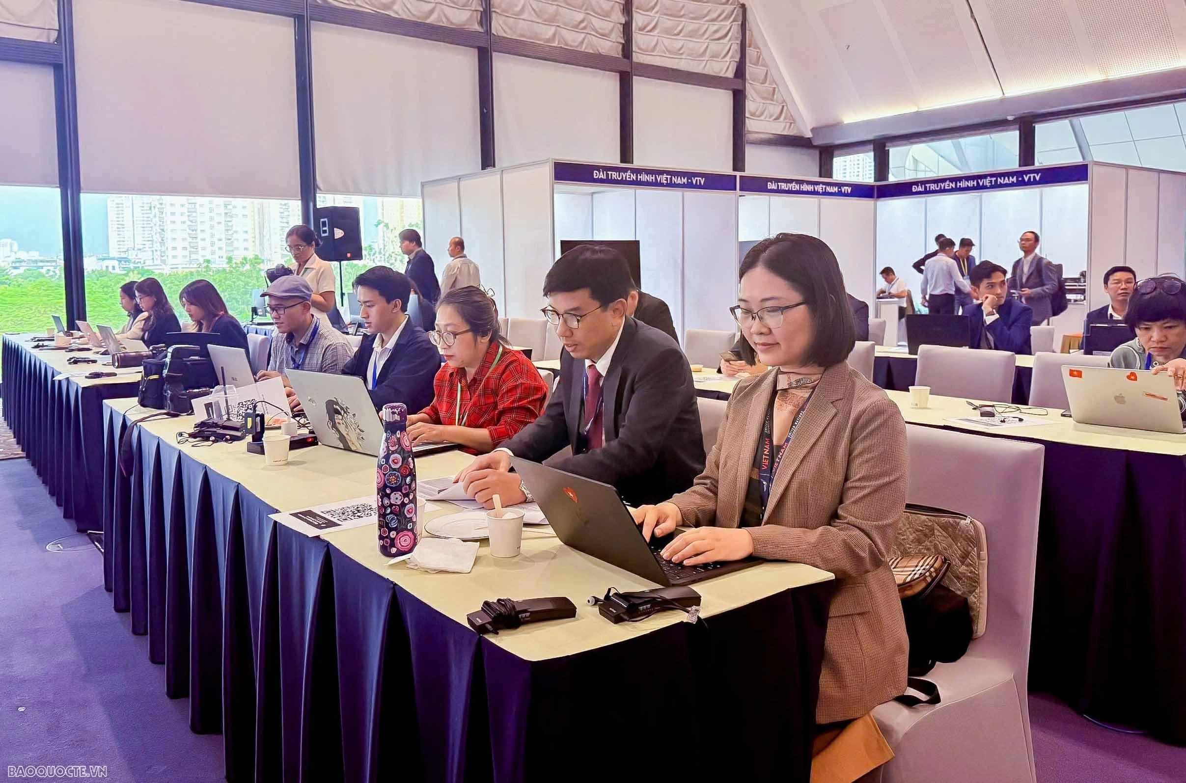 External information and communications work: Continuing the Vietnam story – Deputy FM Le Thi Thu Hang External information and communications work: Continuing the Vietnam story – Deputy FM Le Thi Thu Hang