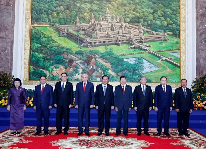 Party chiefs of Vietnam, Laos, Cambodia hold meeting in Phnom Penh
