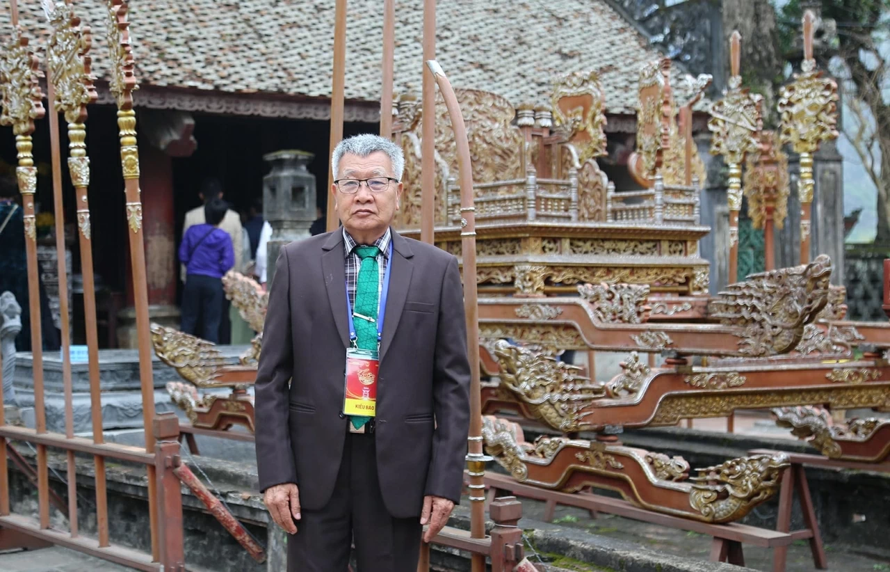 Overseas Vietnamese delegation attends Homeland Spring 2026 Program, visits Hoa Lu Ancient Capital Cultural and Historical Site