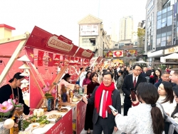 Promoting Vietnamese culture, cuisine, and products at the Chongqing International Spring Festival in China