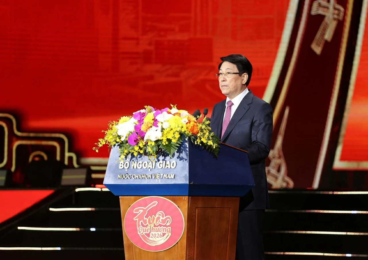 President Luong Cuong extends Lunar New Year Greetings to overseas Vietnamese, beats drum to open Homeland Spring Festival 2026