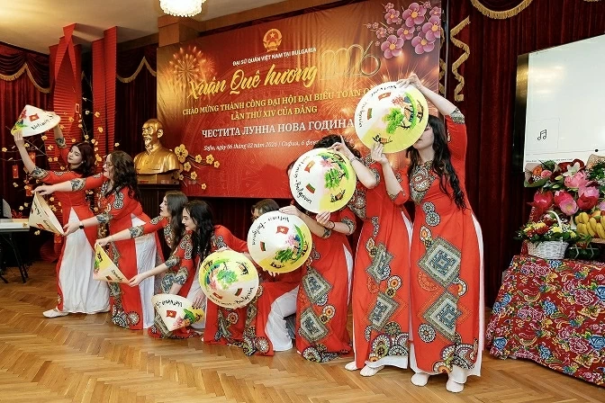 Vietnamese traditional Tet celebrated in 'the land of roses' - Bulgaria Vietnamese traditional Tet celebrated in 'the land of roses' - Bulgaria