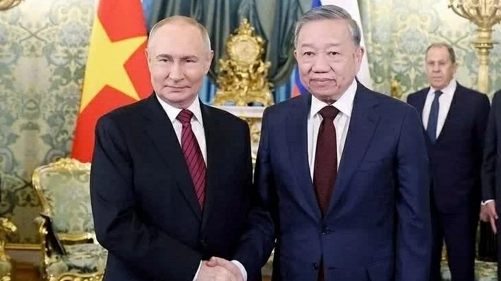 Russian Ambassador to Vietnam Gennady Bezdetko: We look to the future with confidence and optimism