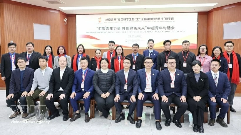Vietnam-China youth dialogue forum convenes to join hands in building green future