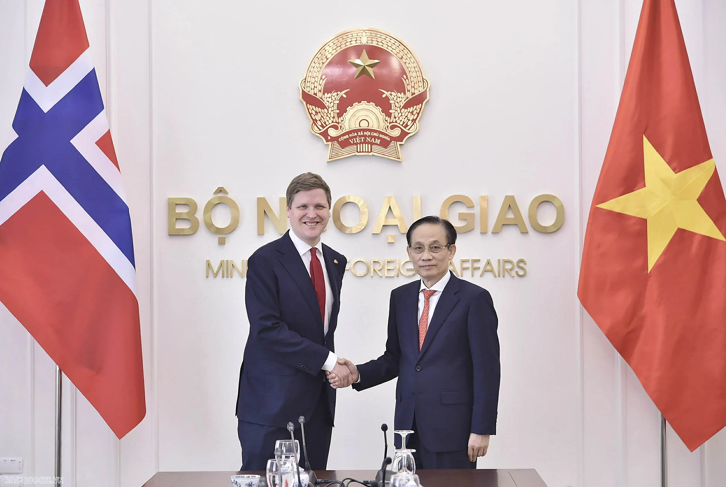 Foreign Minister Le Hoai Trung receives Norwegian Minister of International Development in Hanoi