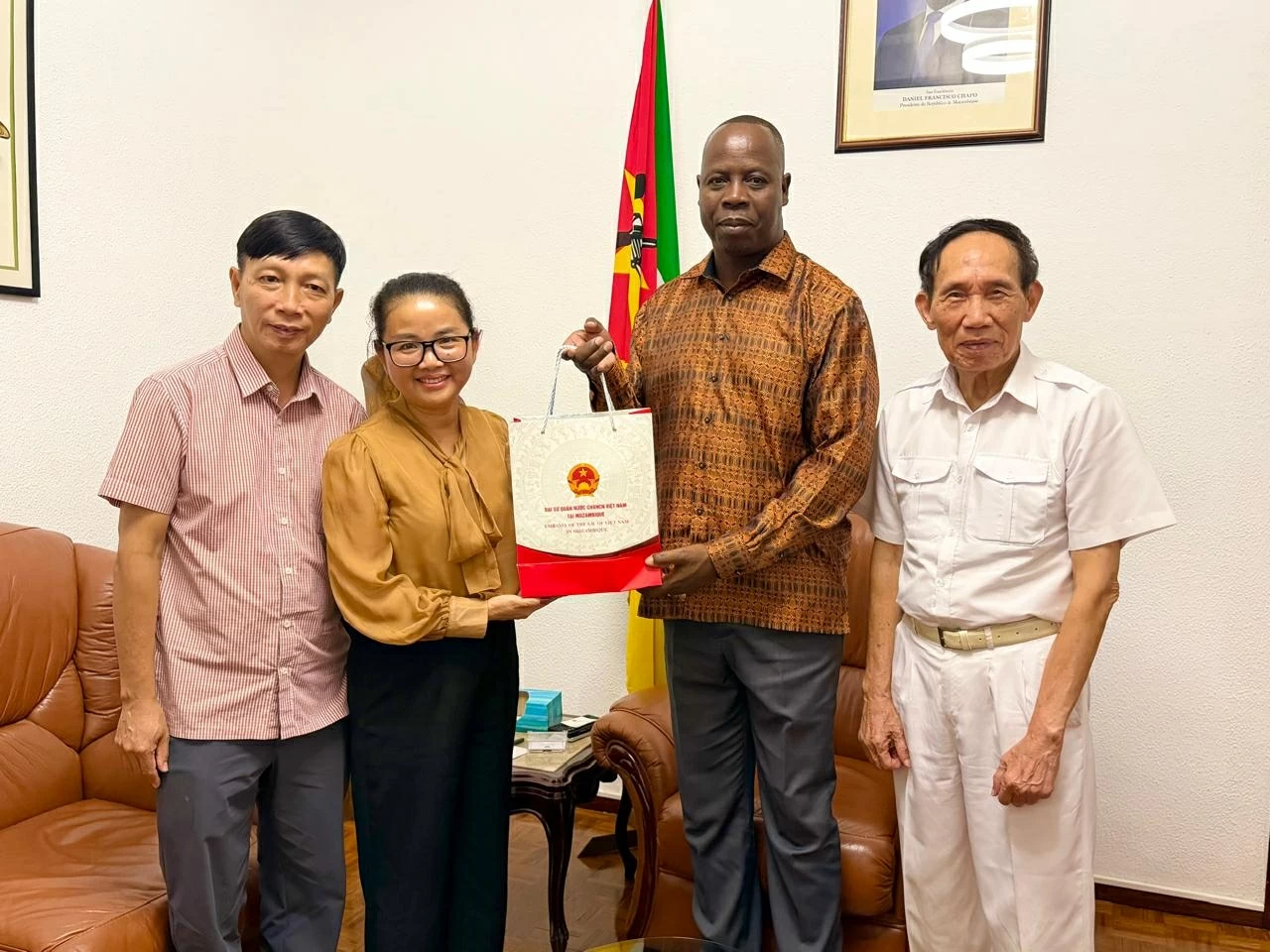 Vietnam supports Mozambique in overcoming flood consequences Vietnam supports Mozambique in overcoming flood consequences