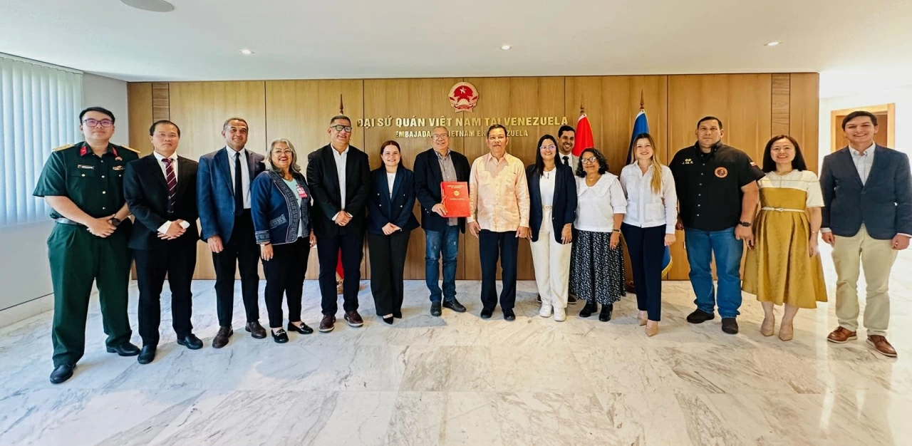 Venezuela political forces congratulate the success of the 14th Party Congress at Vietnamese Embassy