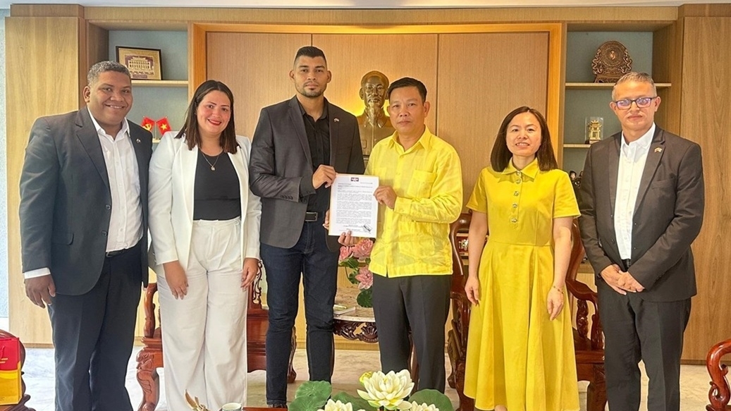 Venezuela political forces congratulate the success of the 14th Party Congress at Vietnamese Embassy
