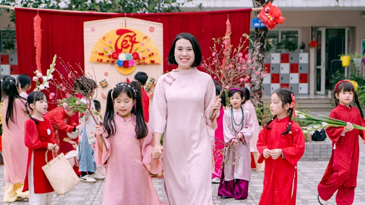 Lunar New Year Tet and traditional values in the technological era