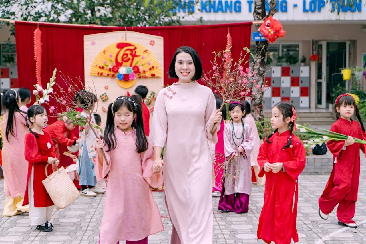 Lunar New Year Tet and traditional values in the technological era