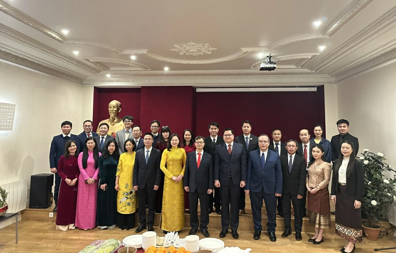 Lao Embassy in France congratulates the 14th National Party Congress and Lunar New Year Binh Ngo 2026