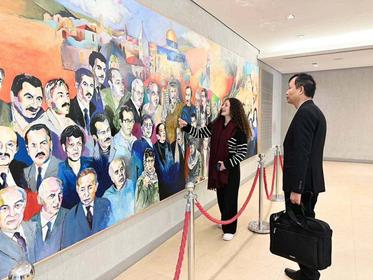 Ambassador Nguyen Nam Duong presents Credentials to President of the State of Palestine Mahmoud Abbas