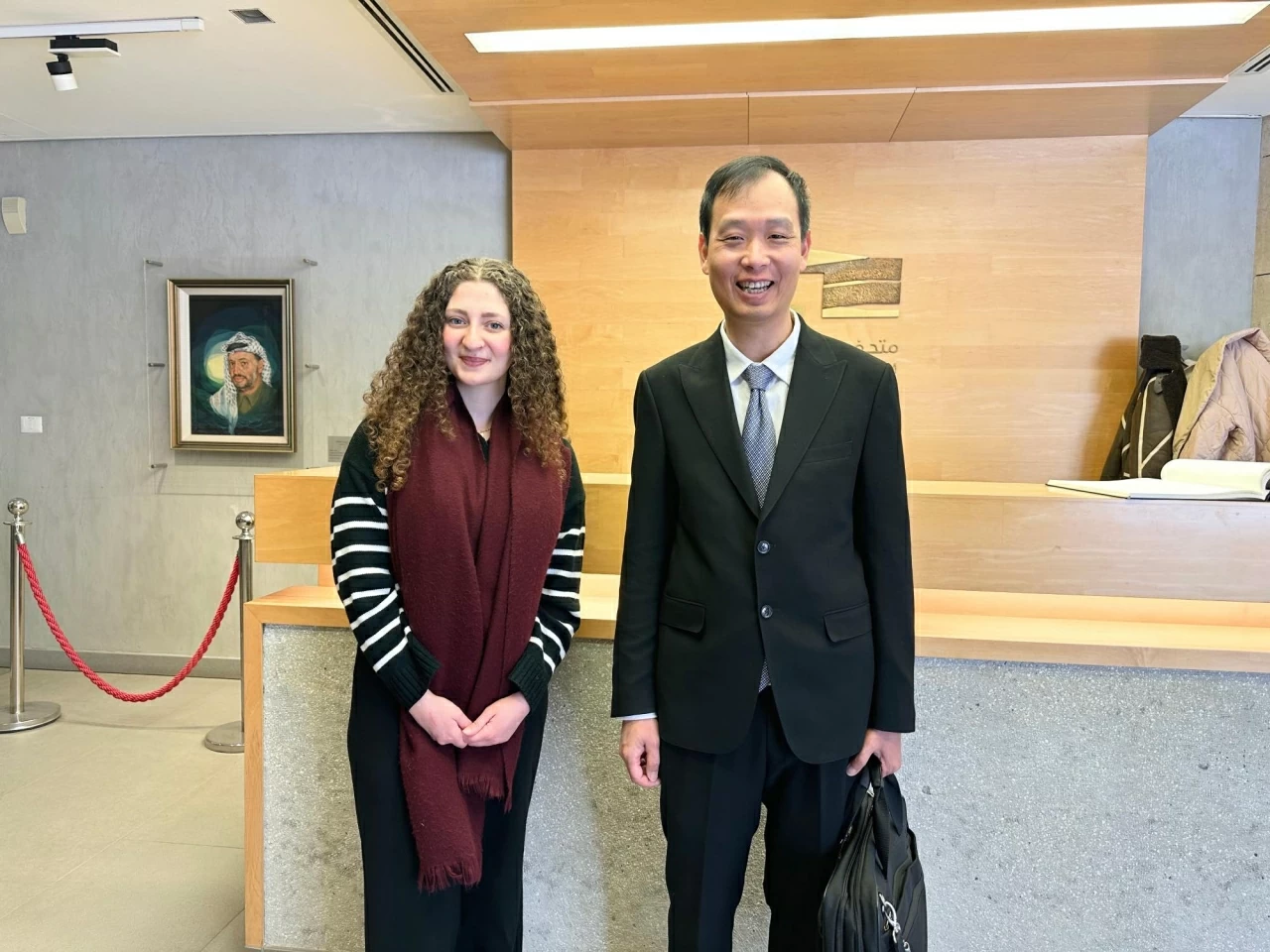 Ambassador Nguyen Nam Duong presents Credentials to President of the State of Palestine Mahmoud Abbas