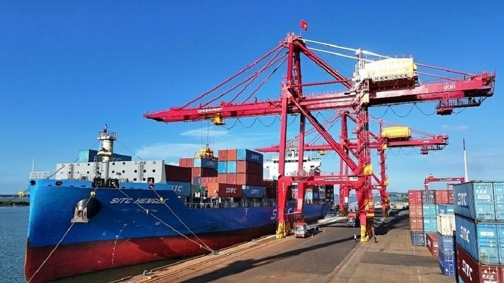Vietnam maintains position as 10th largest trade partner in goods export to Singapore