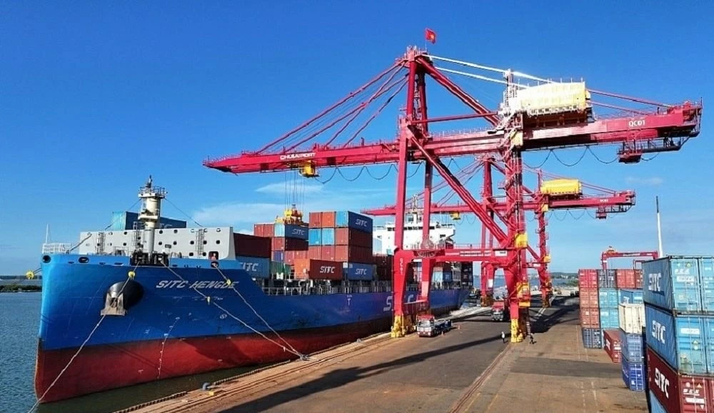 Vietnam maintains position as 10th largest trade partner in goods export to Singapore