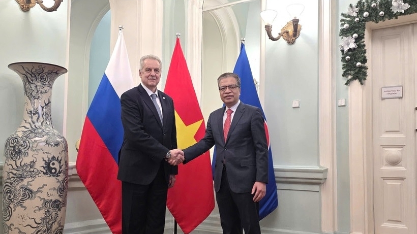 Ambassador Dang Minh Khoi welcomes Saint Petersburg's Chairman of the Committee for External Relations