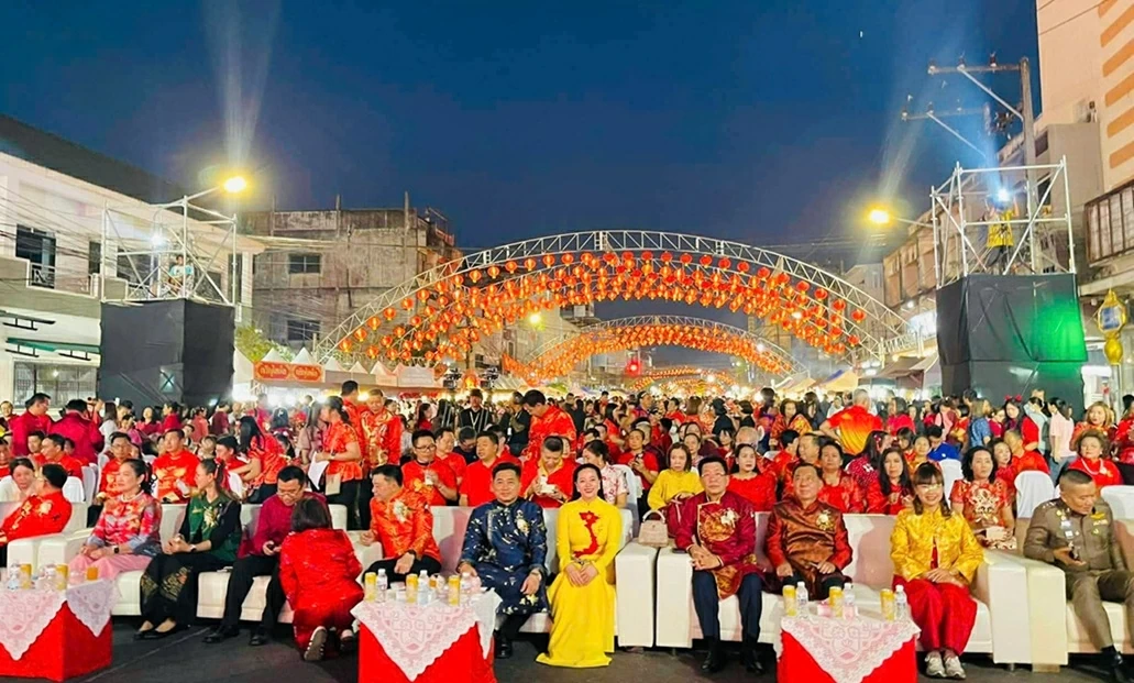 Vietnam – Thailand – China Tet Festival attracts over 60,000 visitors