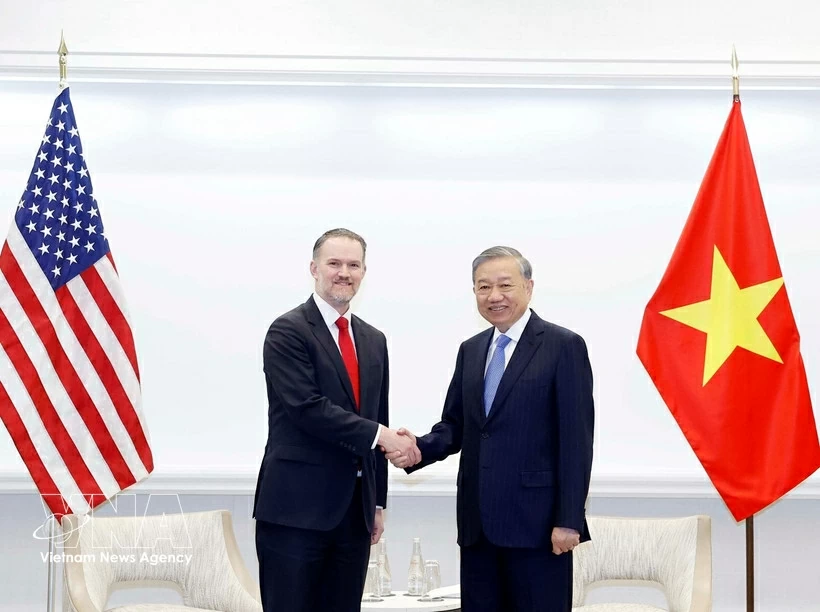 General Secretary of the Communist Party of Vietnam To Lam (R) receives the US Trade Representative, Ambassador Jamieson Greer, in Washington D.C. on February 19. (Photo: VNA)