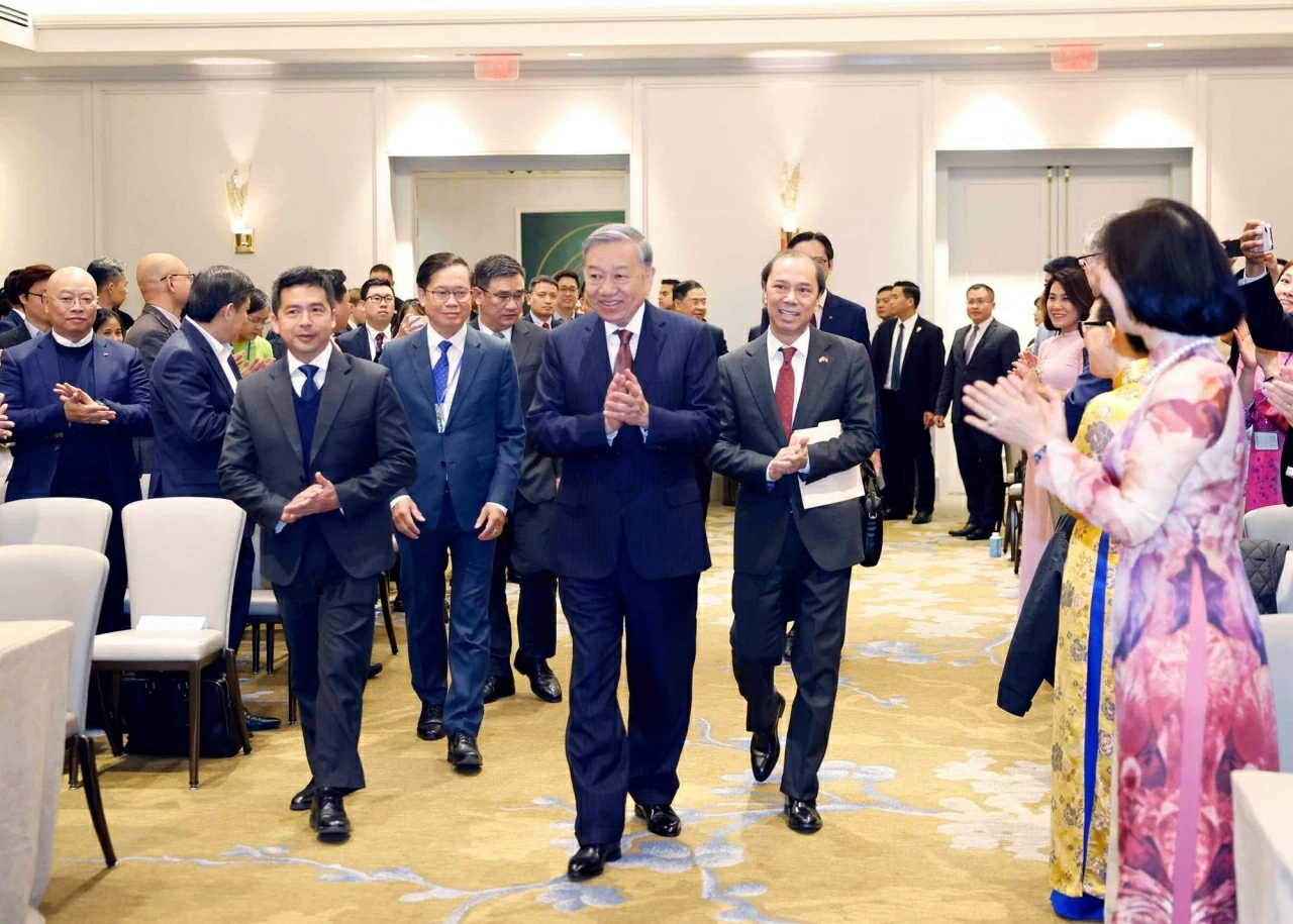 General Secretary To Lam meets with representatives of Vietnamese community, agencies in US