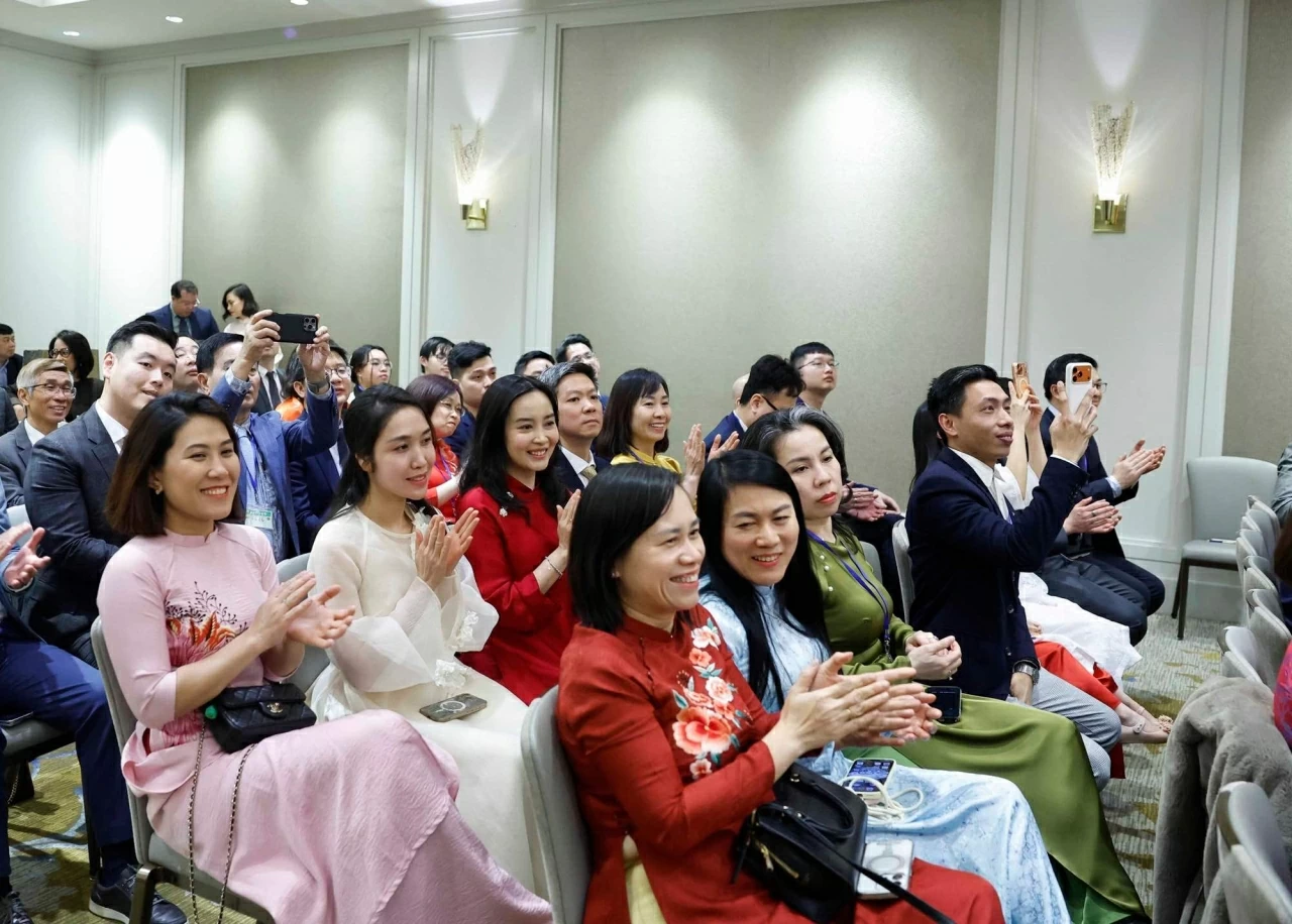 General Secretary To Lam meets with representatives of Vietnamese community, agencies in US