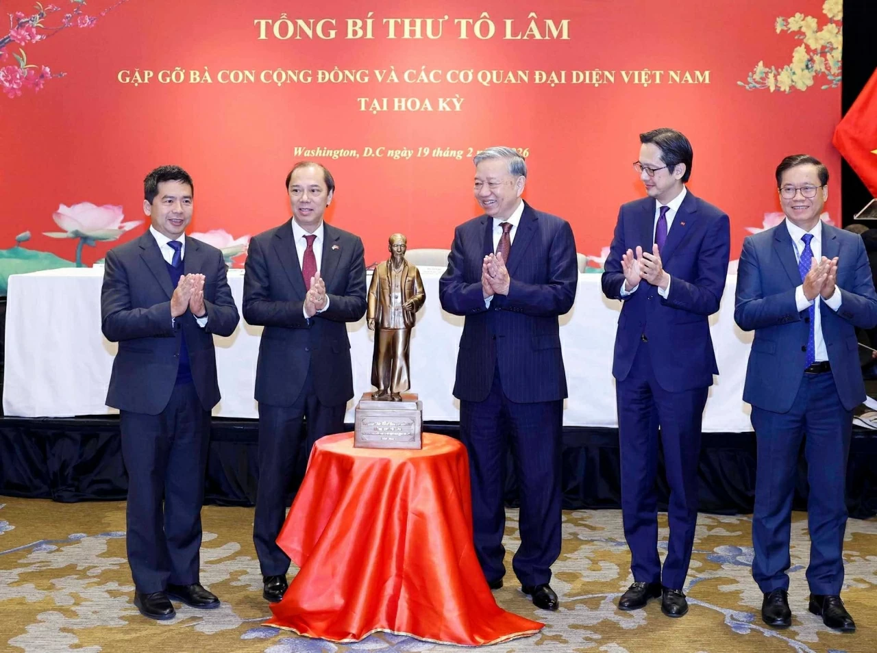 General Secretary To Lam meets with representatives of Vietnamese community, agencies in US
