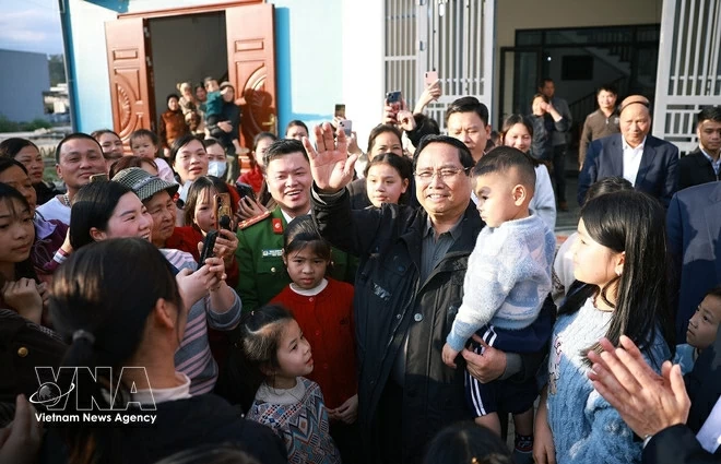 PM Pham Minh Chinh urges faster progress of expressway projects in Lang Son, Cao Bang provinces