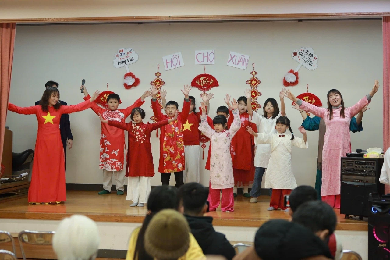 Vietnamese Language Schools in Osaka organize Spring Fair, spreading Vietnamese culture and language